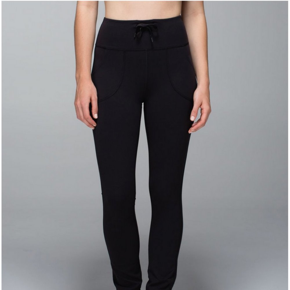 Lululemon Black Skinny Will pants, LIKE NEW condition. Size 4